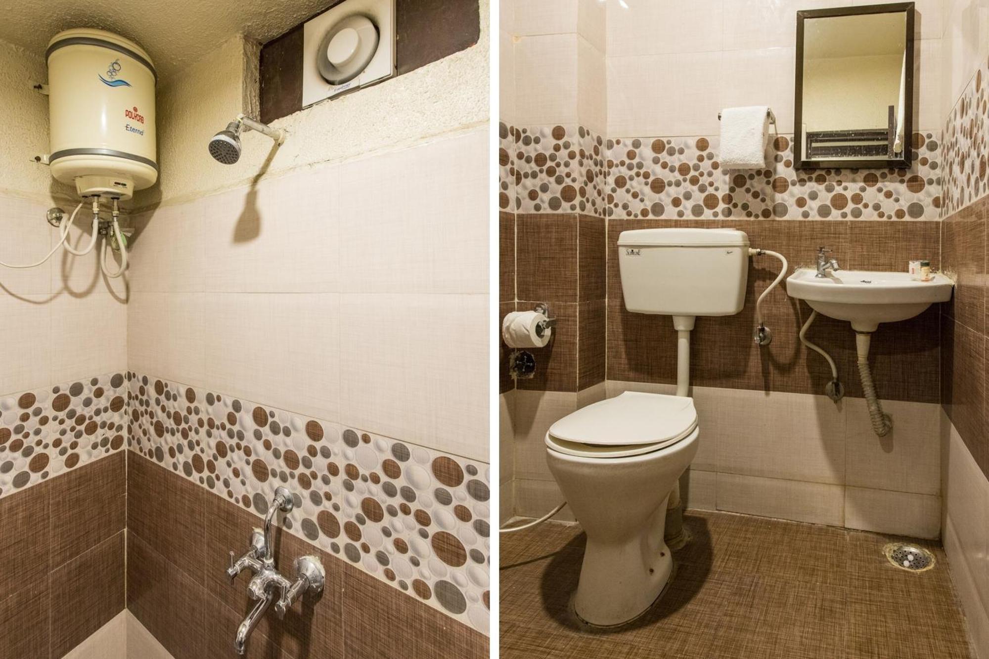 Hotel Oyo 2760 Chanakya 3*