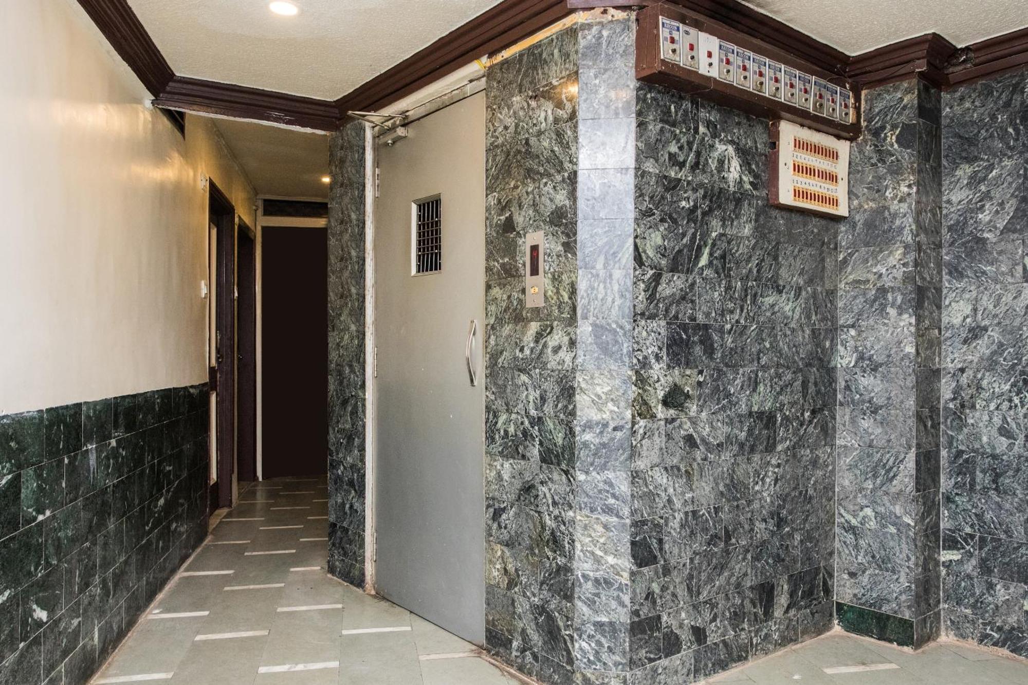Oyo 2760 Chanakya Hotel 3*